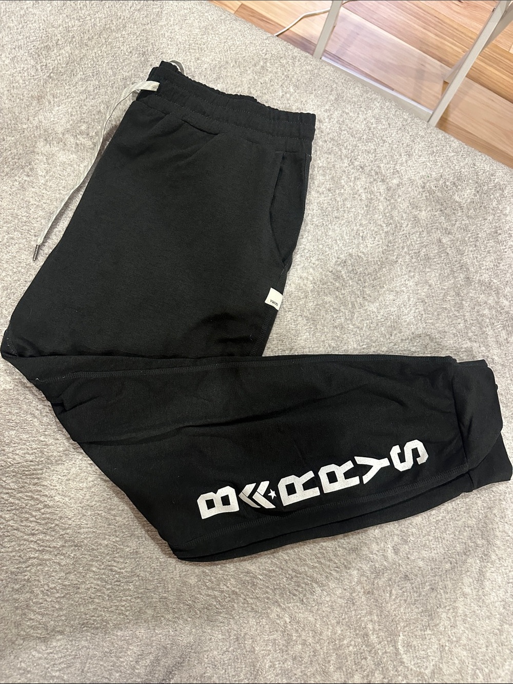 Vuori x Barry's cropped jogger